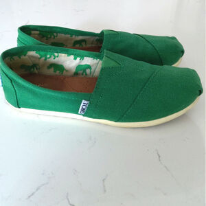 Toms Alpargata green slip-on Earthwise canvas shoes size 6.5 women lightweight